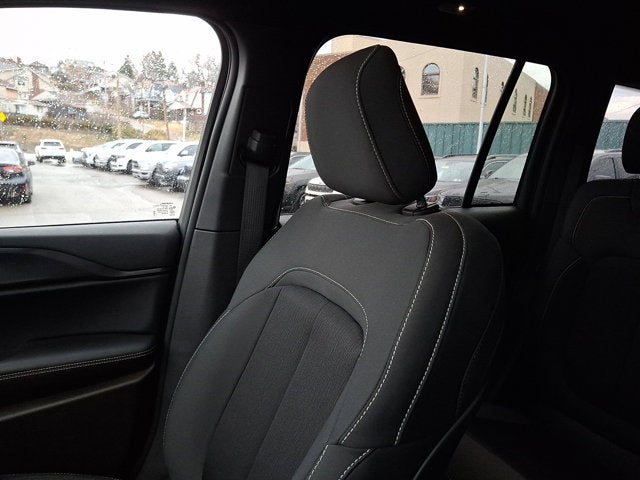 2025 Jeep Grand Cherokee Laredo X 4x4