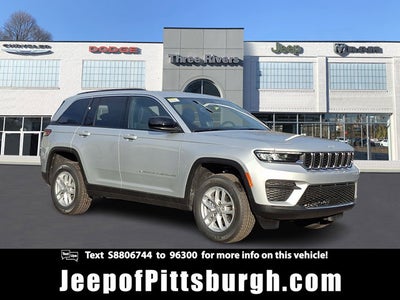 2025 Jeep Grand Cherokee GRAND CHEROKEE LAREDO X 4X4