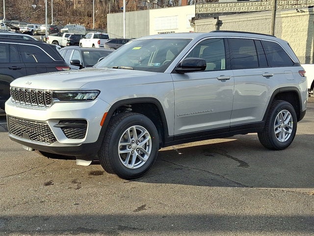 2025 Jeep Grand Cherokee GRAND CHEROKEE LAREDO X 4X4