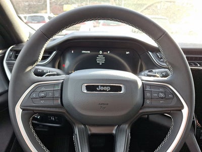 2025 Jeep Grand Cherokee GRAND CHEROKEE LAREDO X 4X4