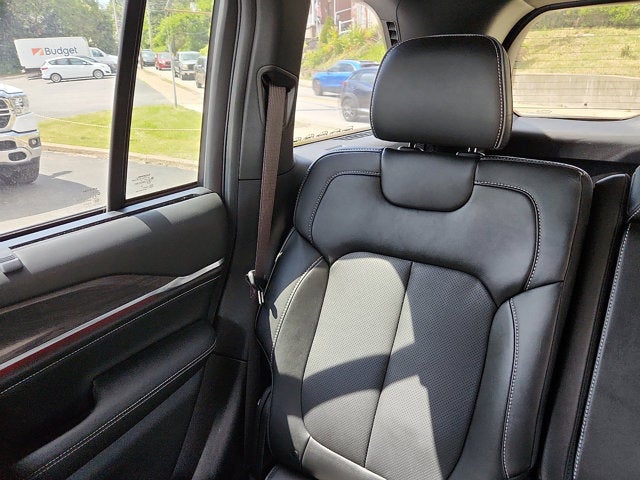 2023 Jeep Grand Cherokee Overland 4x4
