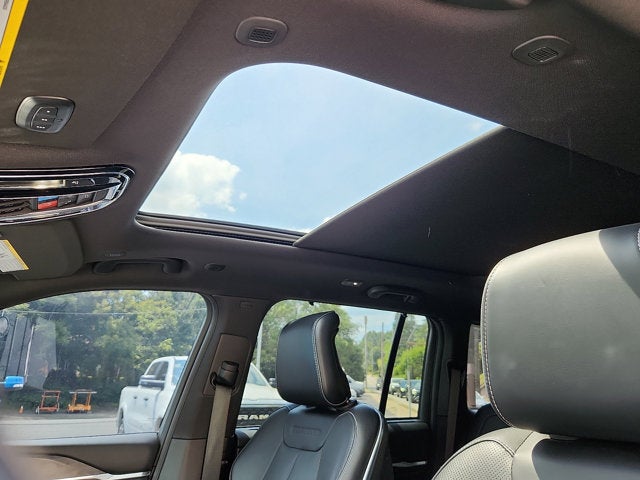 2023 Jeep Grand Cherokee Overland 4x4