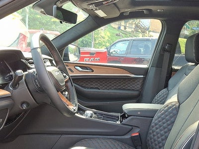 2025 Jeep Grand Cherokee GRAND CHEROKEE SUMMIT RESERVE 4X4