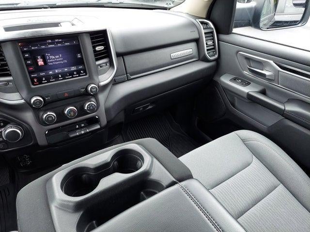 2020 RAM 1500 Big Horn Crew Cab 4x4 5'7' Box