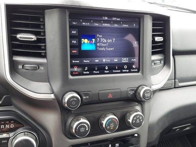 2020 RAM 1500 Big Horn Crew Cab 4x4 5'7' Box