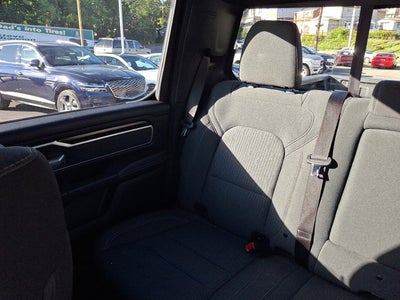 2022 RAM 1500 Big Horn Crew Cab 4x4 5'7' Box