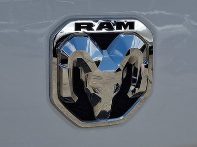 2023 RAM 1500 Big Horn Crew Cab 4x4 5'7' Box