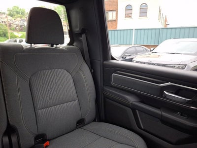2022 RAM 1500 Big Horn Crew Cab 4x4 5'7' Box