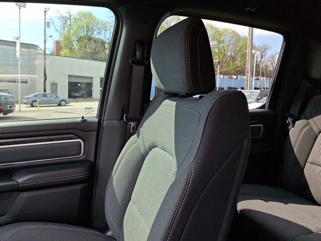 2022 RAM 1500 Big Horn Crew Cab 4x4 5'7' Box
