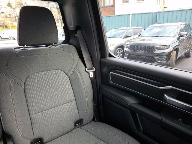 2023 RAM 1500 Big Horn Crew Cab 4x4 5'7' Box