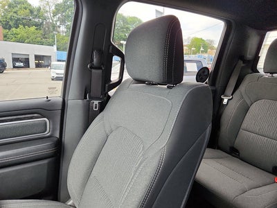2021 RAM 1500 Big Horn Crew Cab 4x4 5'7' Box