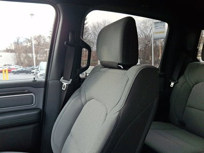 2022 RAM 1500 Big Horn Crew Cab 4x4 5'7' Box