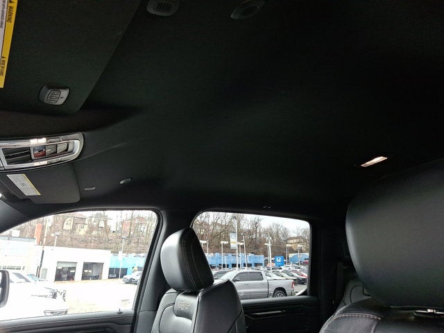 2022 RAM 1500 Laramie Crew Cab 4x4 5'7' Box