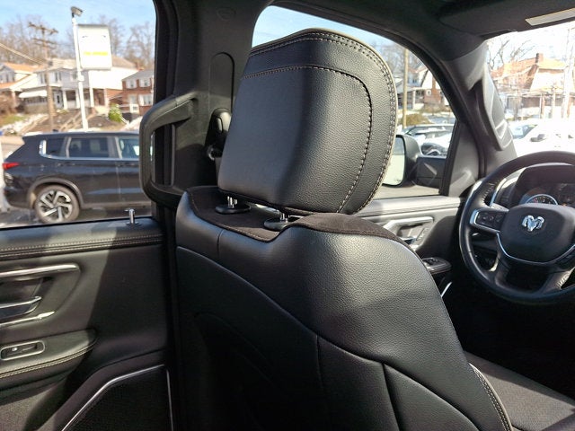 2022 RAM 1500 Laramie Crew Cab 4x4 5'7' Box