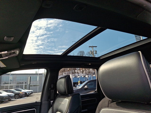 2022 RAM 1500 Laramie Crew Cab 4x4 5'7' Box