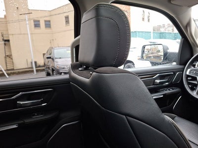 2022 RAM 1500 Laramie Crew Cab 4x4 5'7' Box