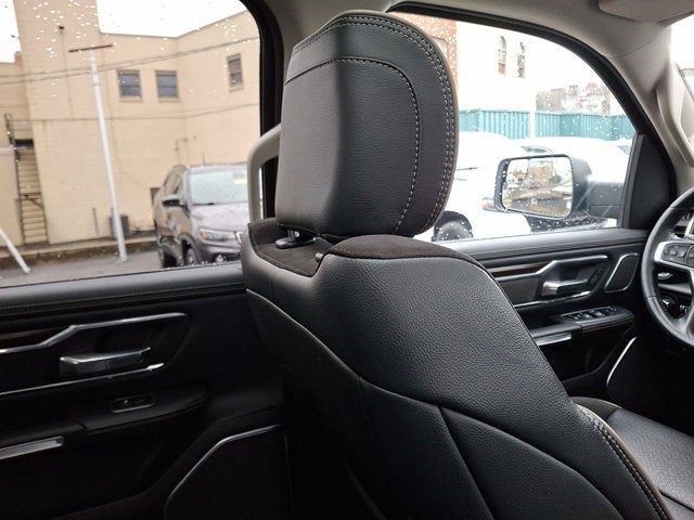 2022 RAM 1500 Laramie Crew Cab 4x4 5'7' Box