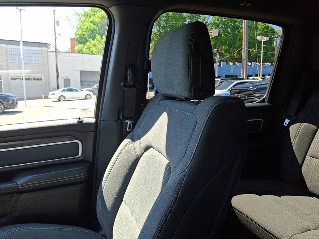 2022 RAM 1500 Big Horn Crew Cab 4x4 6'4' Box