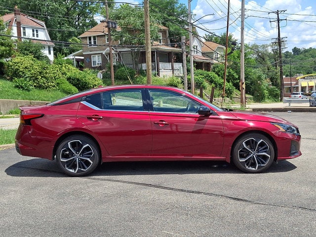 2023 Nissan Altima SR Intelligent AWD