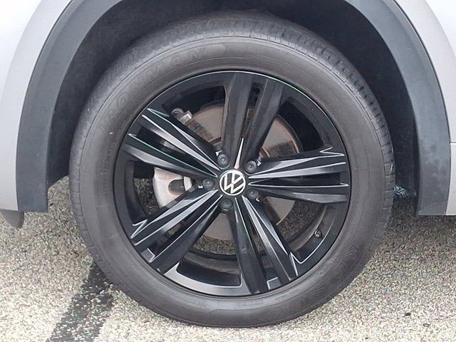 2023 Volkswagen Atlas Cross Sport 2.0T SEL R-Line Black