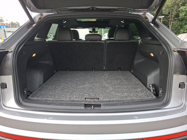 2023 Volkswagen Atlas Cross Sport 2.0T SEL R-Line Black
