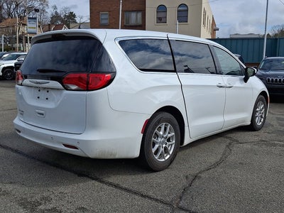 2021 Chrysler Voyager LX