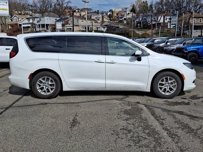 2021 Chrysler Voyager LX