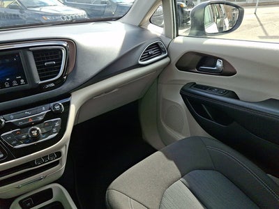 2021 Chrysler Voyager LX