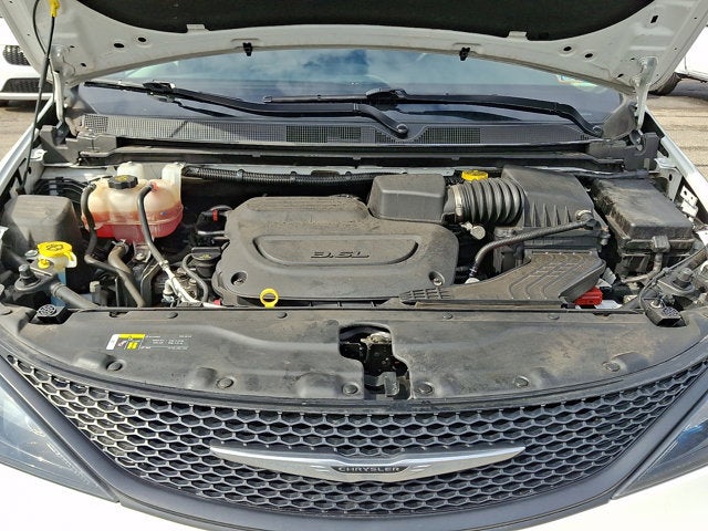 2021 Chrysler Voyager LX