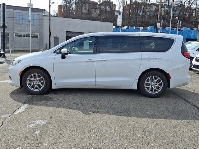 2021 Chrysler Voyager LX