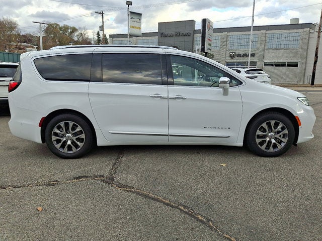 2024 Chrysler Pacifica Pinnacle