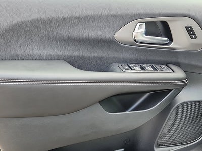 2027 Chrysler Pacifica PACIFICA SELECT AWD