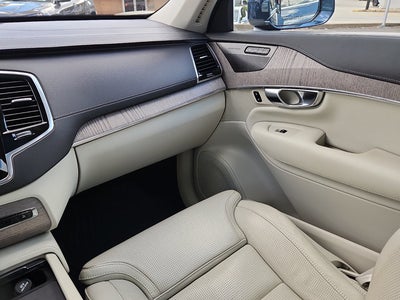 2022 Volvo XC90 T6 Inscription 7 Passenger