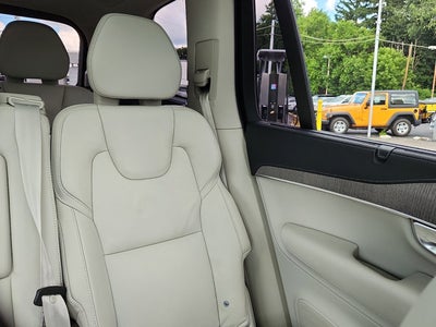 2022 Volvo XC90 T6 Inscription 7 Passenger