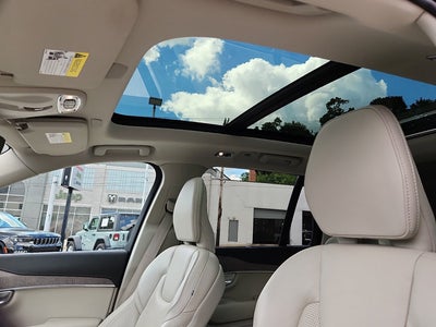 2022 Volvo XC90 T6 Inscription 7 Passenger